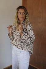 Load image into Gallery viewer, Finn Blouse - Brown/Cream Retro
